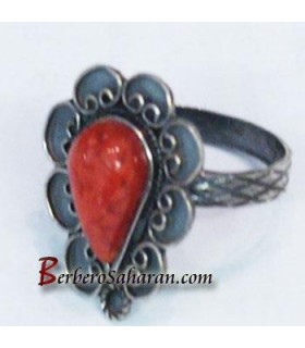 Handmade and unique Algerian Berber Ring with silver and red cor