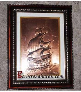 Guerrier d’un homme bleu Touareg dans son armature dans le désert du Sahara – Cuivre repoussé fait main