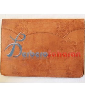 Porte documents en véritable cuir fait à la main par les Touaregs en Algérie