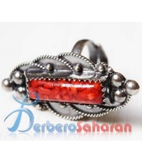 Bague Berbère Algériennes en argent massif et corail rouge de la méditerranée