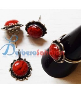 Un trio Kabyle en forme de double fleurs en argent et corail
